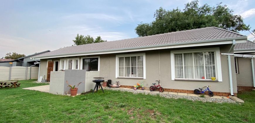 BRACKENDOWNS – MODERN 3 BEDROOM HOME FOR SALE- SITUATED ON A LARGE STAND
