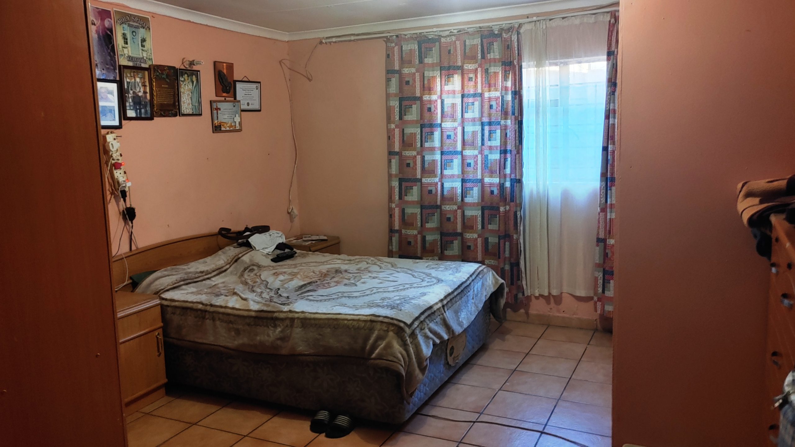 DELVILLE 3 BEDROOM HOME WITH A 2ND 3 BEDROOM HOME FOR SALE for the large extended family and Negotiable- MAKE A OFFER TODAY ON THIS PROPERTY